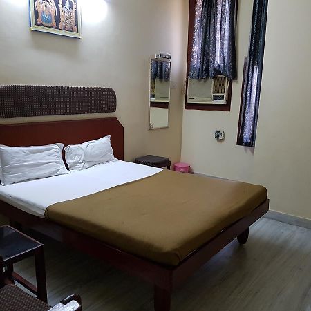 Sri Sai Residency Tirupati Exterior foto