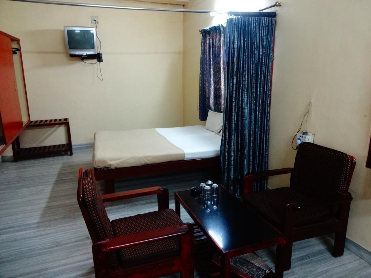 Sri Sai Residency Tirupati Exterior foto