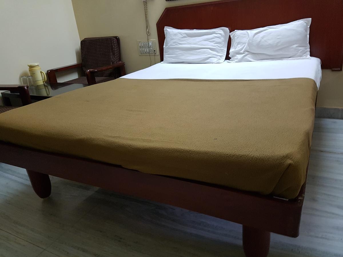 Sri Sai Residency Tirupati Exterior foto